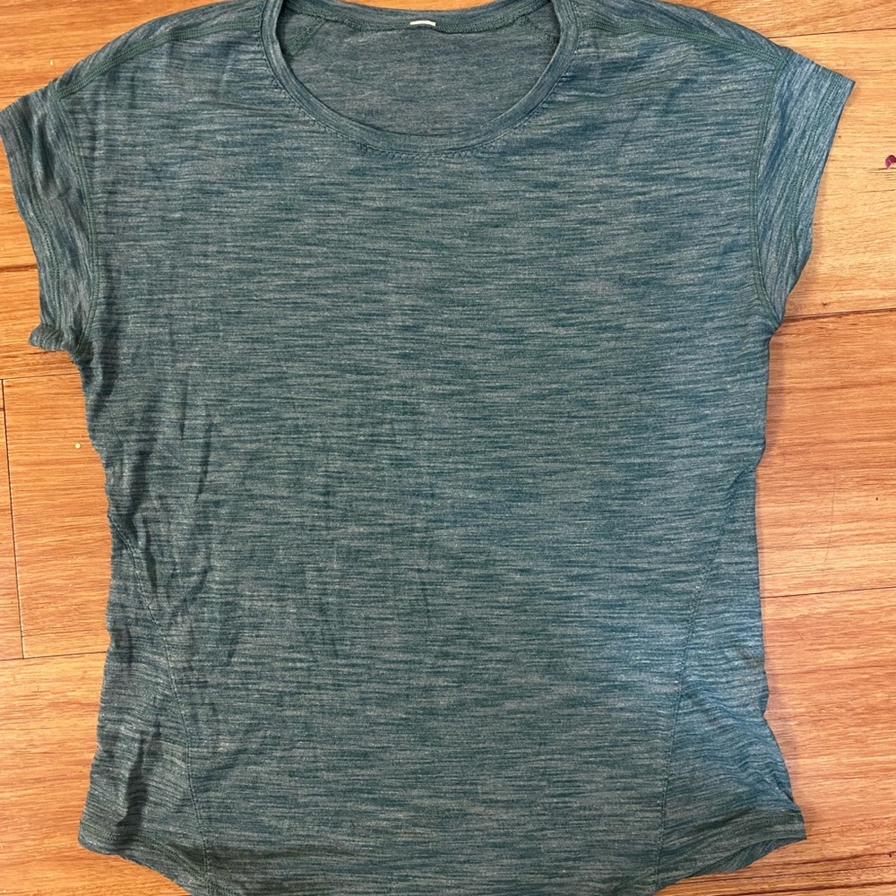 BNWOT Lululemon short sleeve shirt